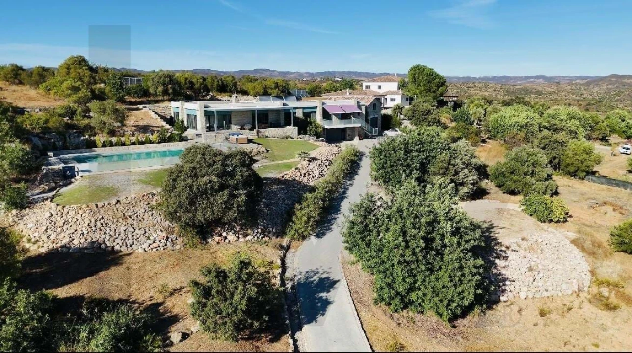 Moradia T4 para Venda em Cachopo Foto 6