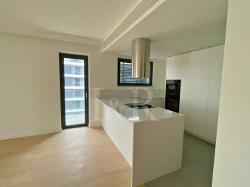 Apartamento T4 para Venda em Avenidas Novas