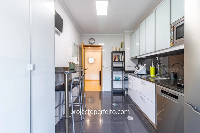 Apartamento T3 para Venda em Canelas Foto 8
