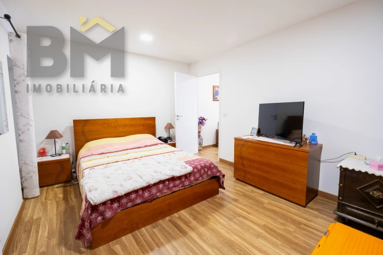 Moradia T2 para Venda em Freixial e Juncal do Campo Foto 12