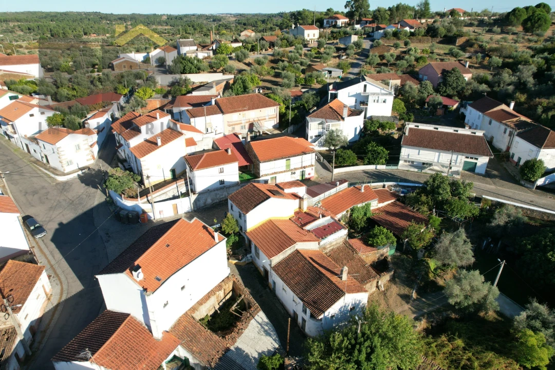 Moradia T2 para Venda em Freixial e Juncal do Campo Foto 24