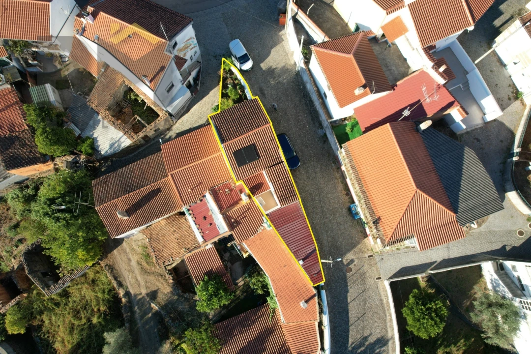 Moradia T2 para Venda em Freixial e Juncal do Campo Foto 3