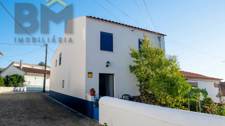 Moradia T2 para Venda em Freixial e Juncal do Campo
