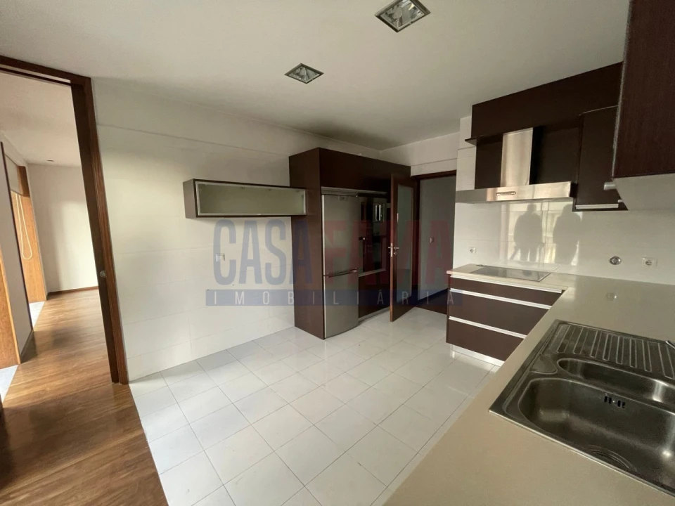 Apartamento T3 para Venda em Santo Tirso, Couto (Santa Cristina e São Miguel) e Burgães Foto 1