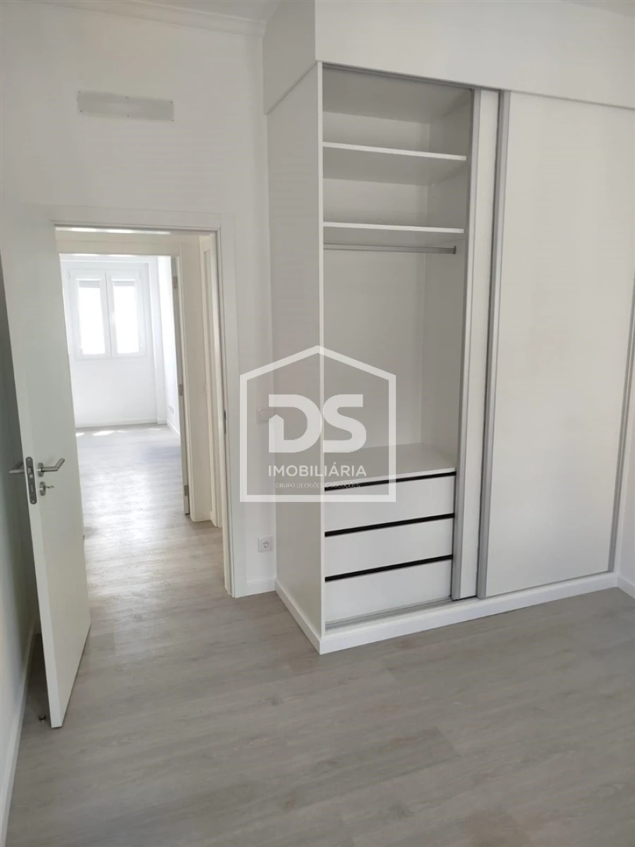 Moradia T4 para Venda em Valado dos Frades Foto 12