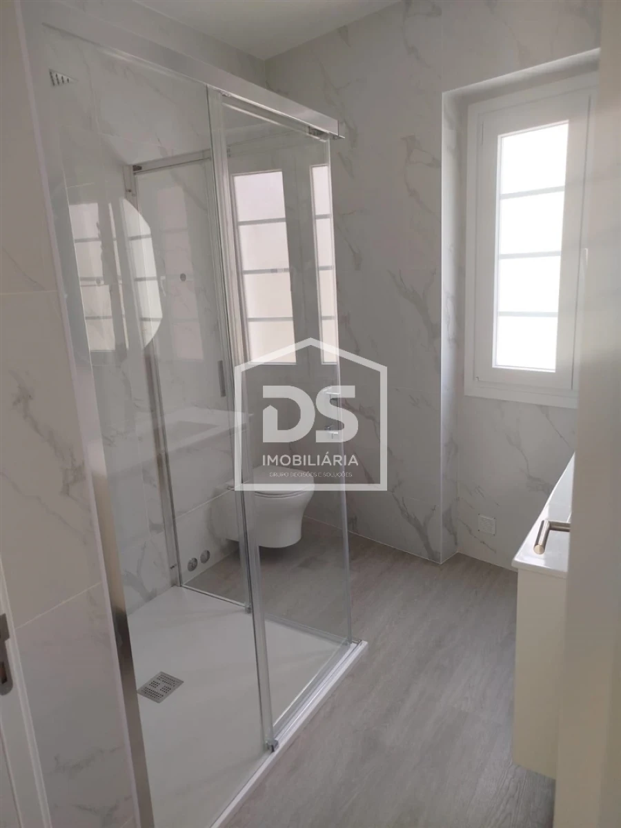 Moradia T4 para Venda em Valado dos Frades Foto 17