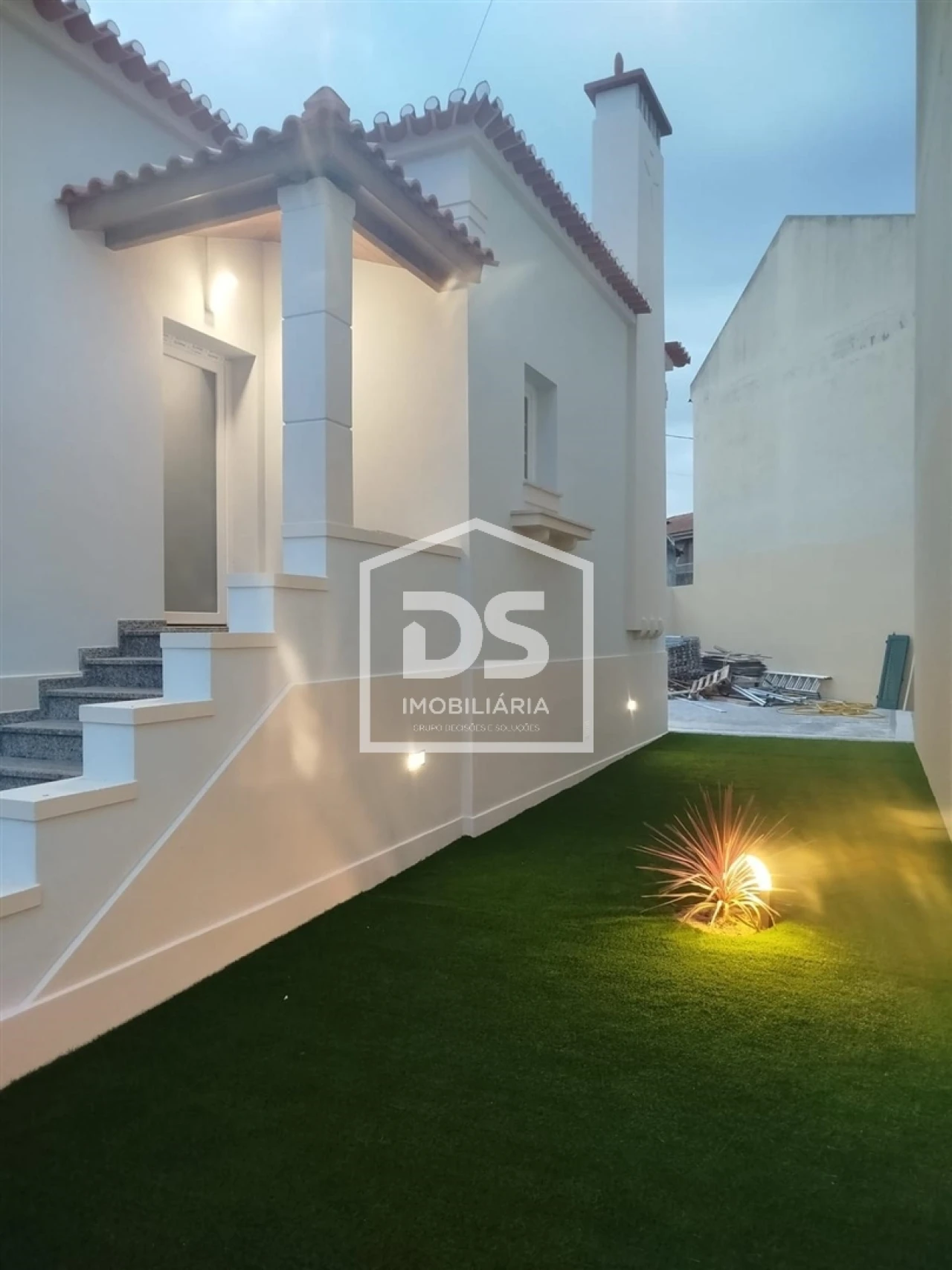 Moradia T4 para Venda em Valado dos Frades Foto 18