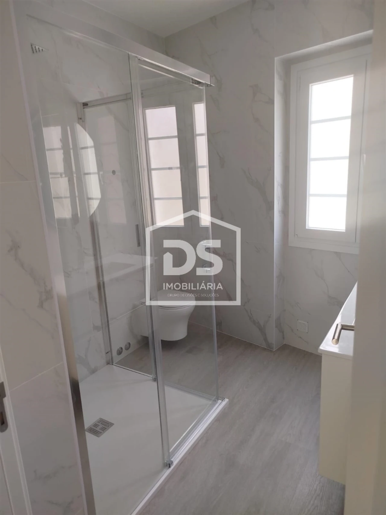 Moradia T4 para Venda em Valado dos Frades Foto 17