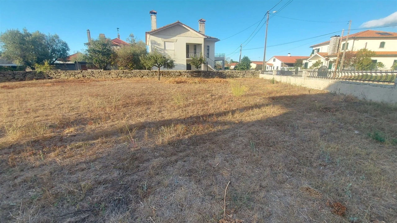 Moradia T4 para Venda em Vila Nova de Tazem Foto 24