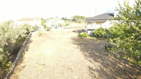 Moradia T4 para Venda em Vila Nova de Tazem
