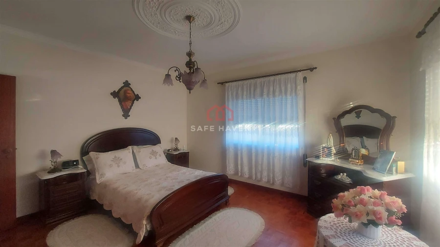 Moradia T4 para Venda em Vila Nova de Tazem Foto 13