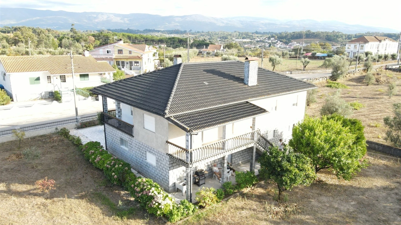 Moradia T4 para Venda em Vila Nova de Tazem Foto 42