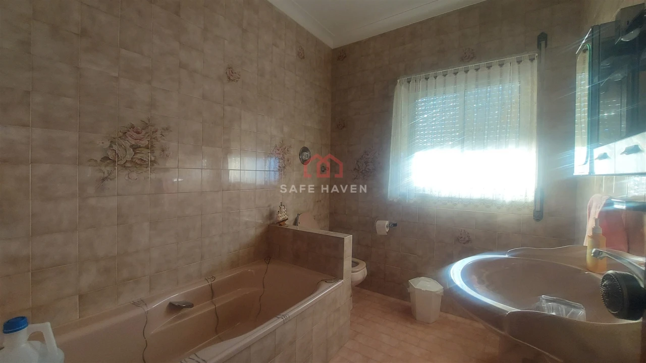 Moradia T4 para Venda em Vila Nova de Tazem Foto 16