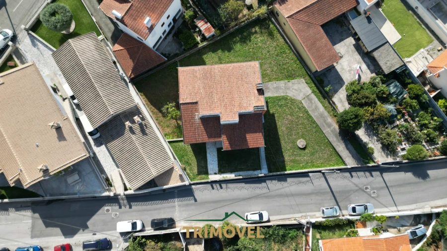 Moradia T3 para Venda em São Roque Foto 28