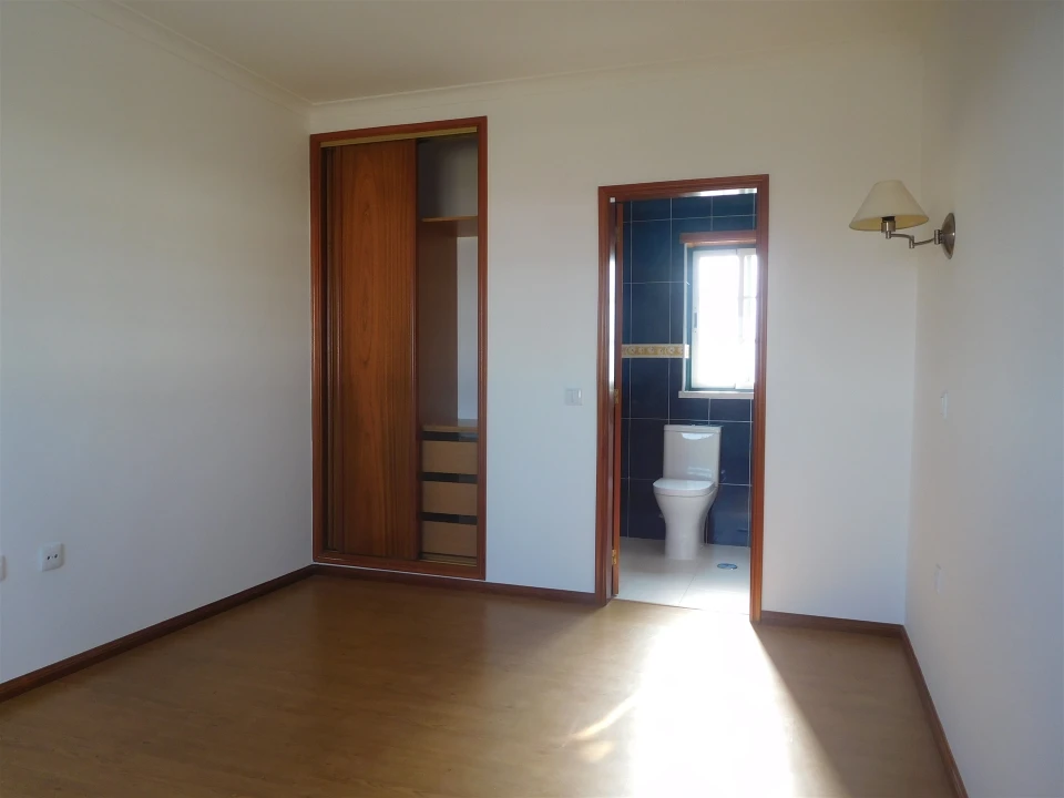 Moradia T3 para Venda em Marinha Grande Foto 24