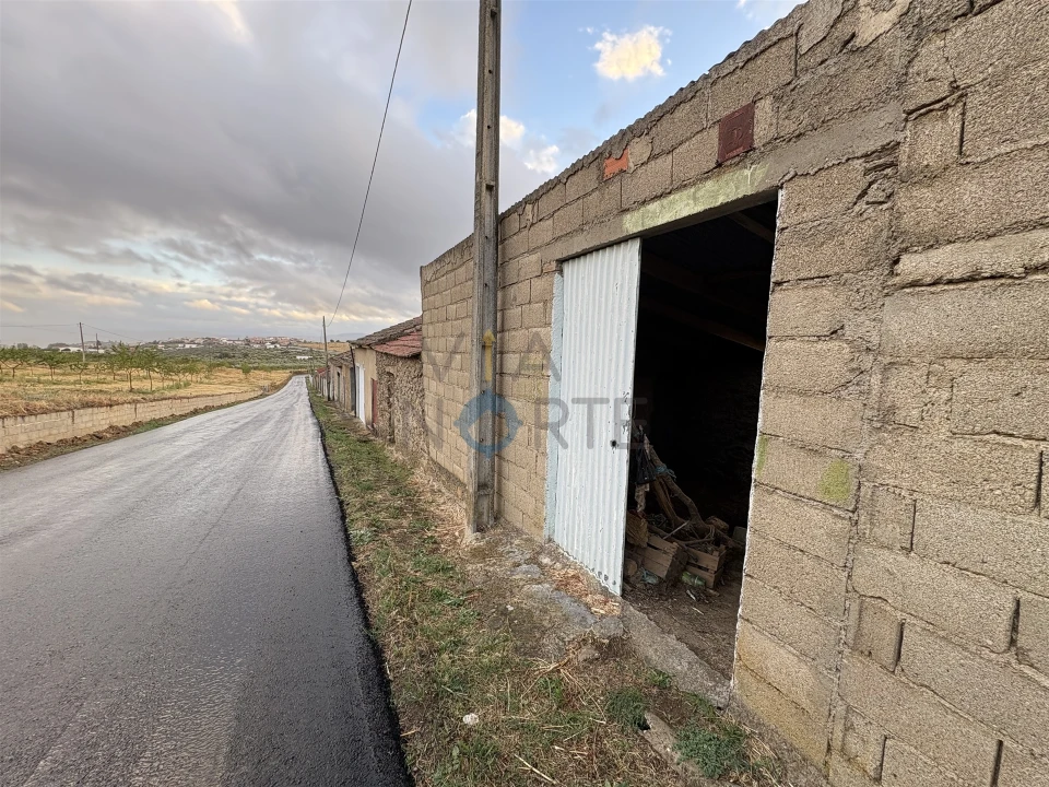 Garagem para Venda em Alfandega da Fe Foto 2