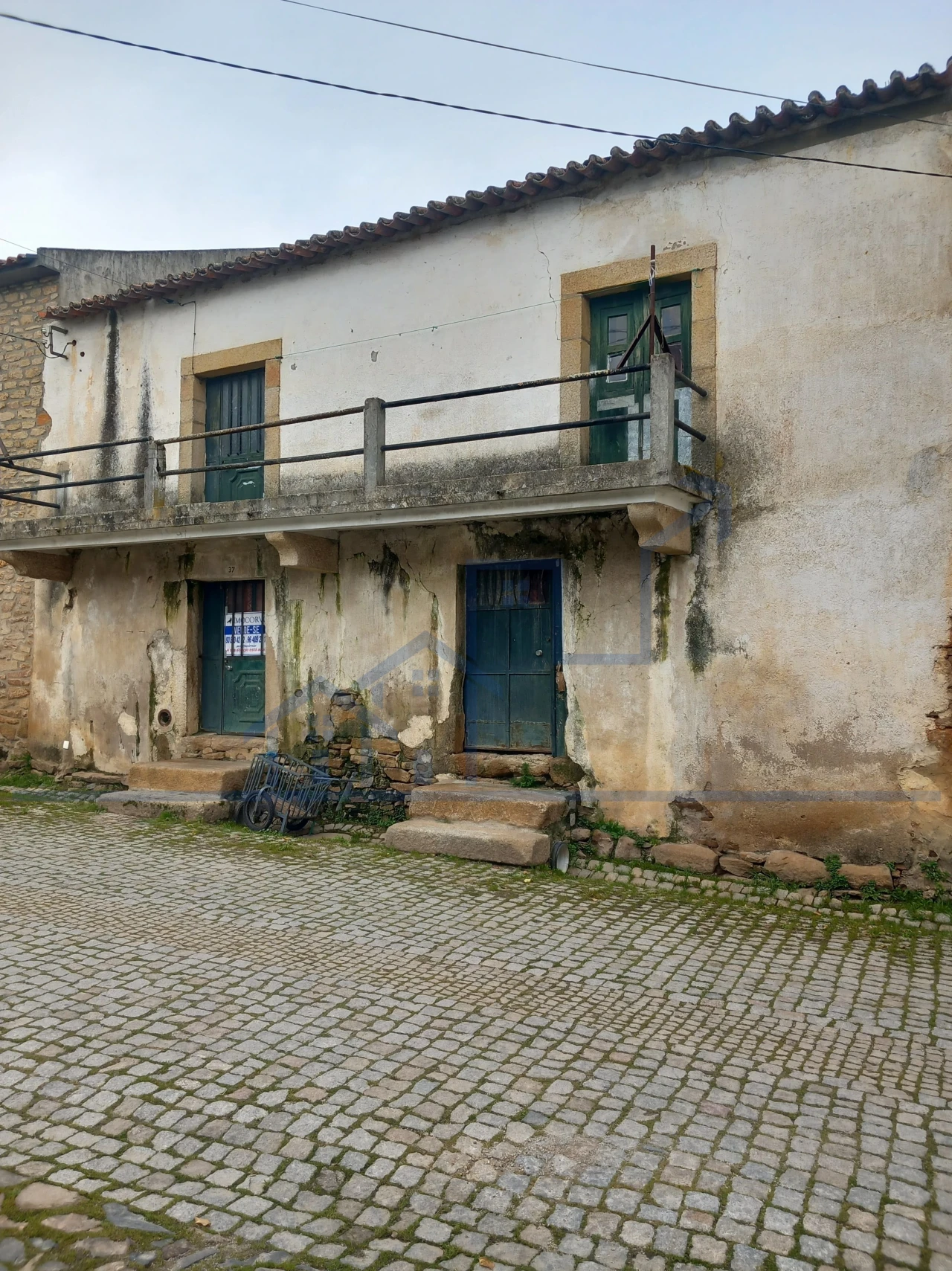 Moradia T2 para Venda em Carviçais Foto 1