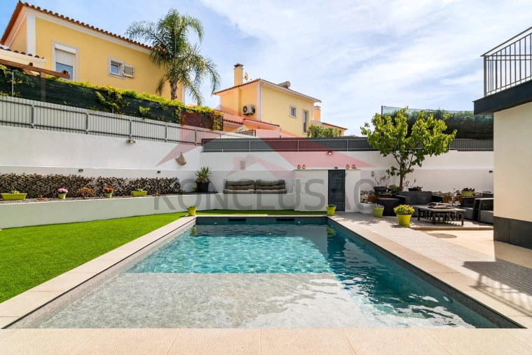 Moradia T4 para Venda em Azeitão (São Lourenço e São Simão) Foto 3