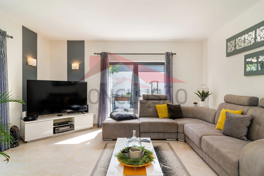 Moradia T4 para Venda em Azeitão (São Lourenço e São Simão) Foto 9