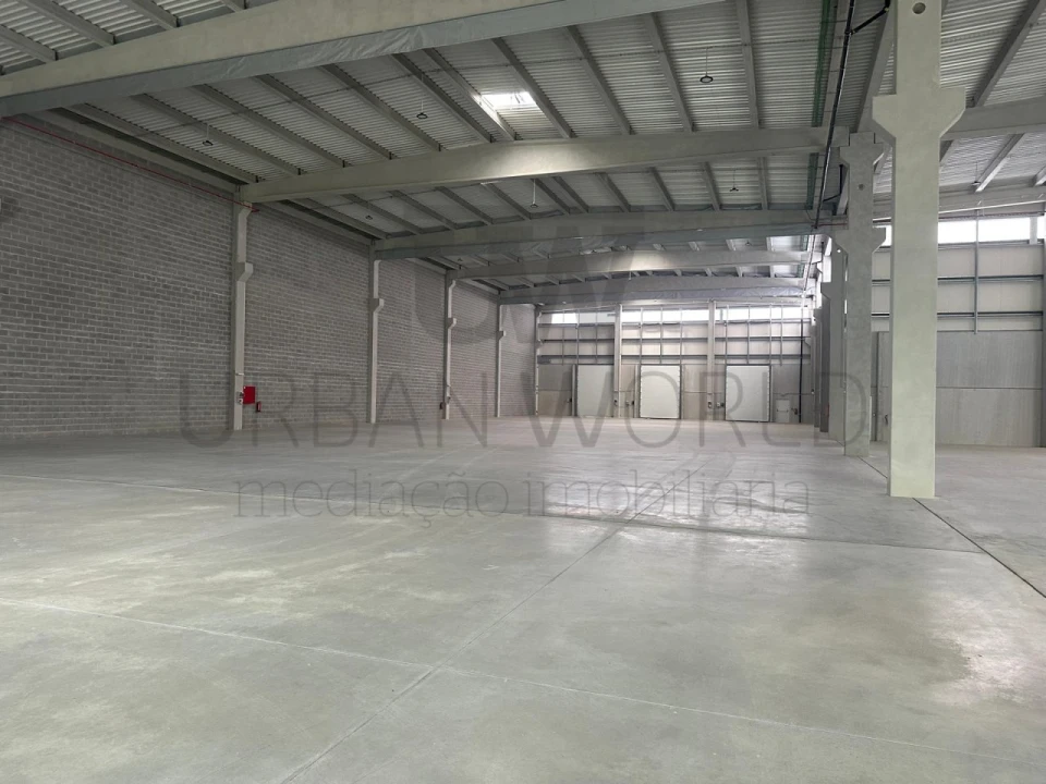 Armazém para Arrendamento em Vila Nova da Telha Foto 2