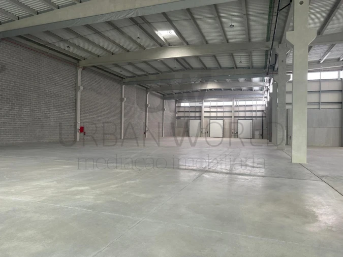 Armazém para Arrendamento em Vila Nova da Telha Foto 2