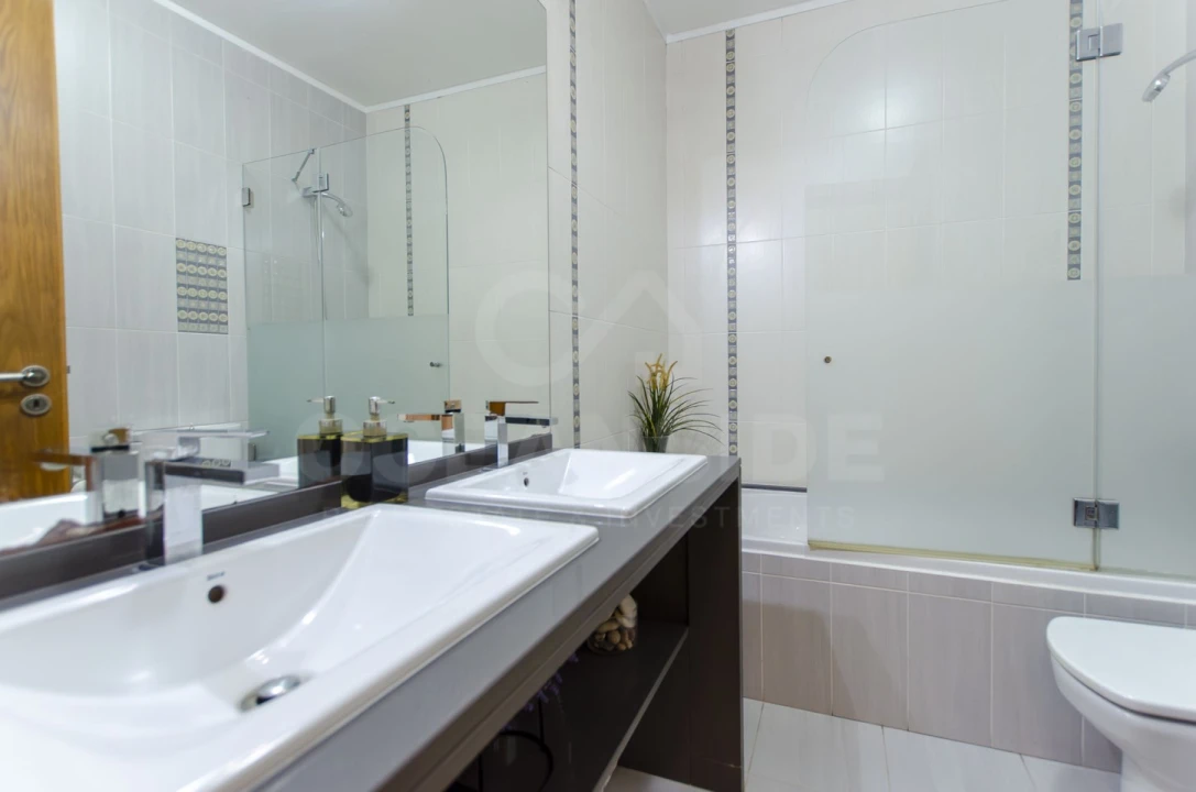 Moradia T5 para Venda em Alcabideche Foto 29