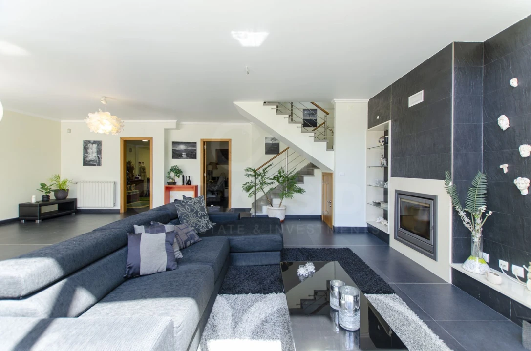 Moradia T5 para Venda em Alcabideche Foto 6