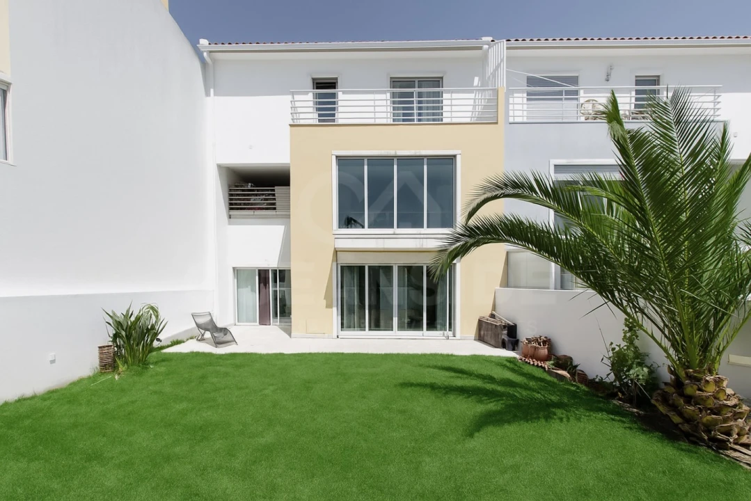 Moradia T5 para Venda em Alcabideche Foto 1