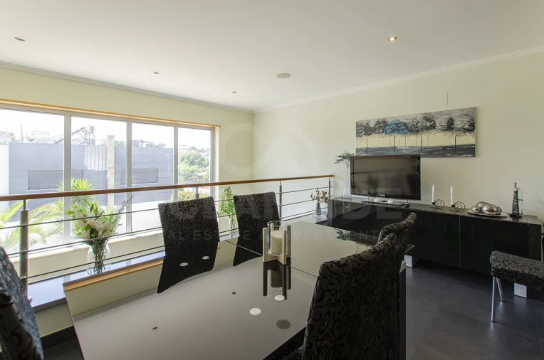 Moradia T5 para Venda em Alcabideche Foto 15