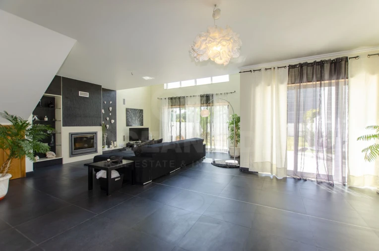 Moradia T5 para Venda em Alcabideche Foto 7