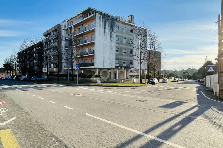 Terreno para Venda em Castêlo da Maia Foto 7