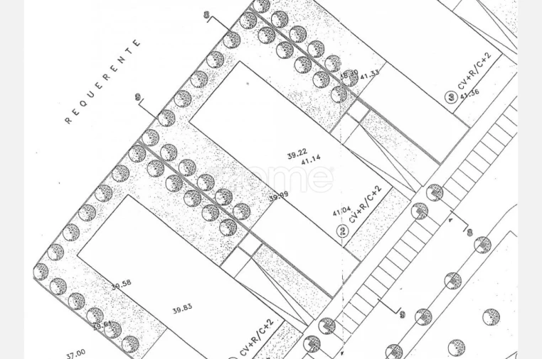 Terreno para Venda em Castêlo da Maia Foto 1
