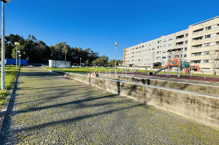 Terreno para Venda em Castêlo da Maia Foto 10