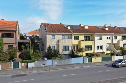 Moradia T6 para Venda em Custóias, Leça do Balio e Guifões
