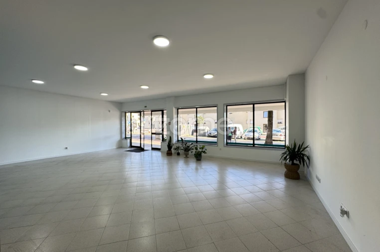 Negócio para Arrendamento em Arcozelo Foto 10