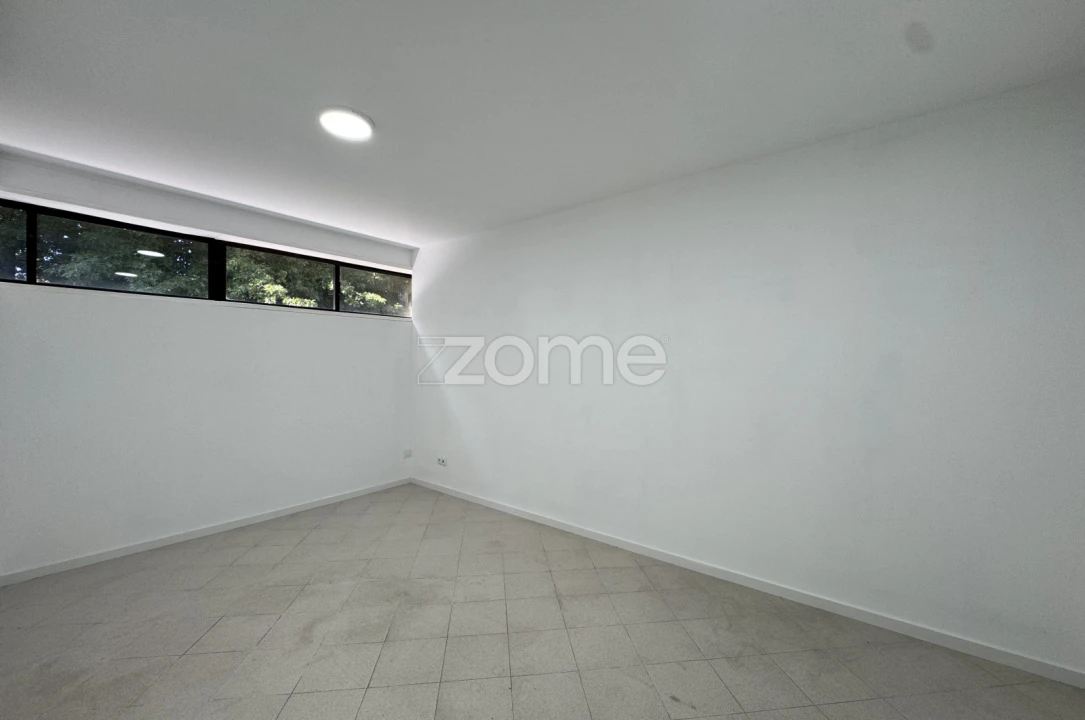 Negócio para Arrendamento em Arcozelo Foto 8