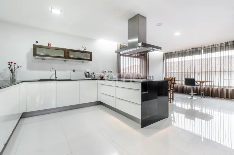 Moradia T4 para Venda em Ronfe Foto 3