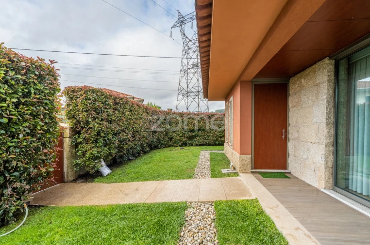 Moradia T4 para Venda em Ronfe Foto 22