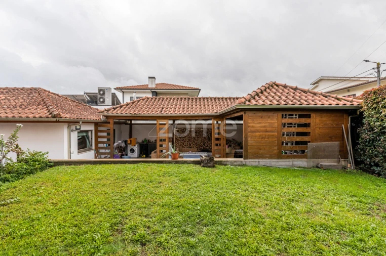 Moradia T4 para Venda em Ronfe Foto 13