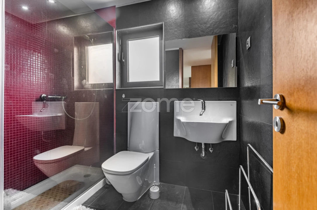 Moradia T4 para Venda em Ronfe Foto 14