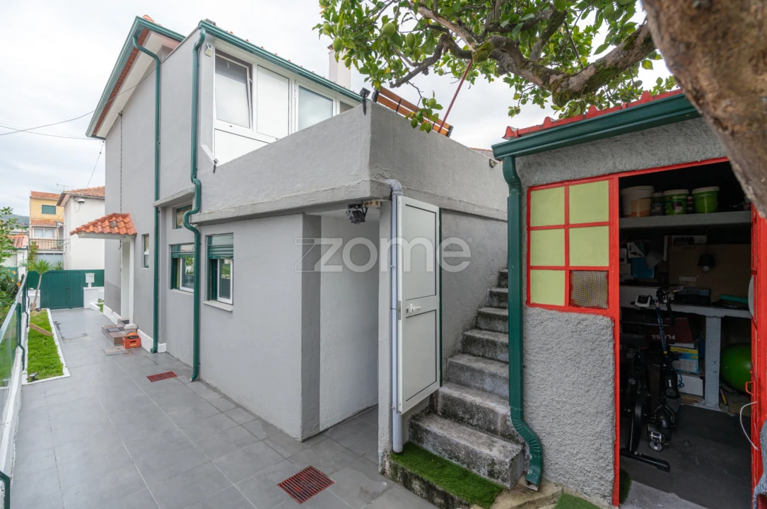 Moradia T2 para Venda em Santo Antonio dos Olivais Foto 1