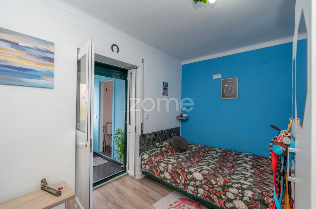 Moradia T2 para Venda em Santo Antonio dos Olivais Foto 12