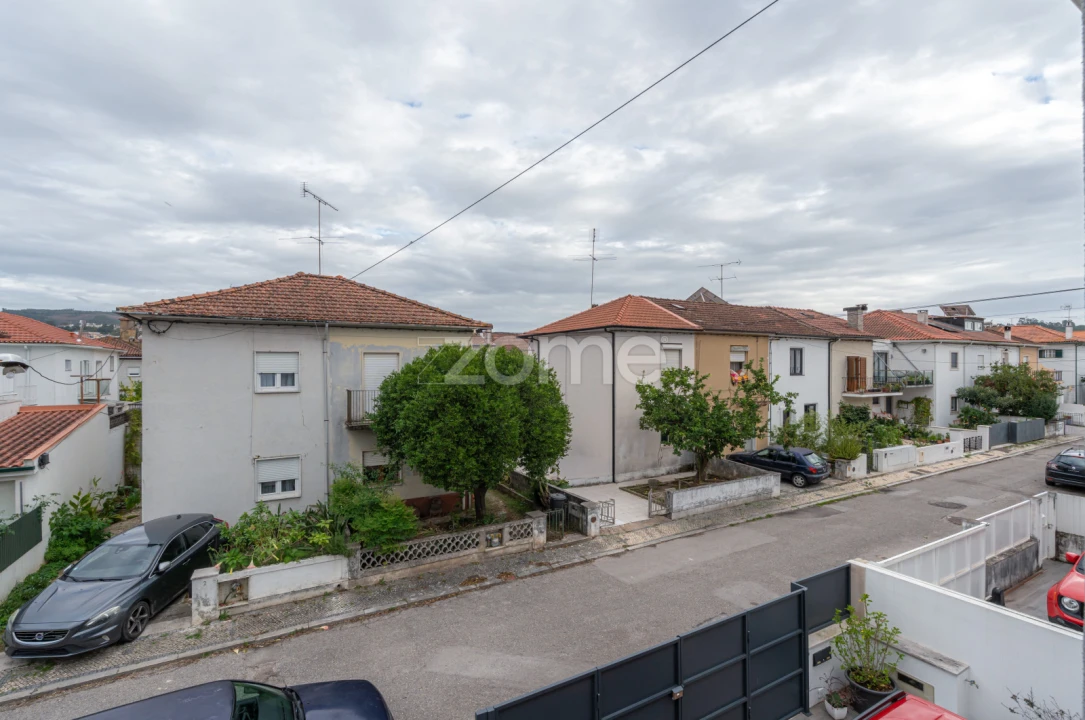 Moradia T2 para Venda em Santo Antonio dos Olivais Foto 20