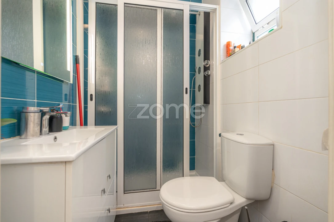 Moradia T2 para Venda em Santo Antonio dos Olivais Foto 23