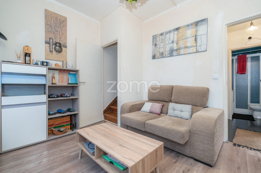 Moradia T2 para Venda em Santo Antonio dos Olivais Foto 34