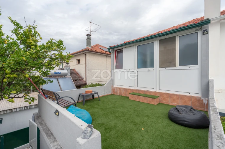 Moradia T2 para Venda em Santo Antonio dos Olivais Foto 6