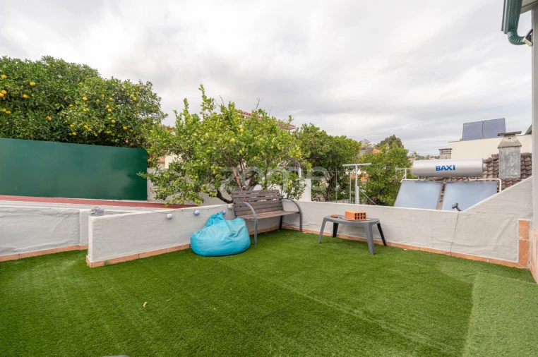 Moradia T2 para Venda em Santo Antonio dos Olivais Foto 7