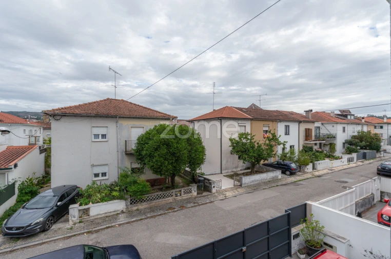 Moradia T2 para Venda em Santo Antonio dos Olivais Foto 20