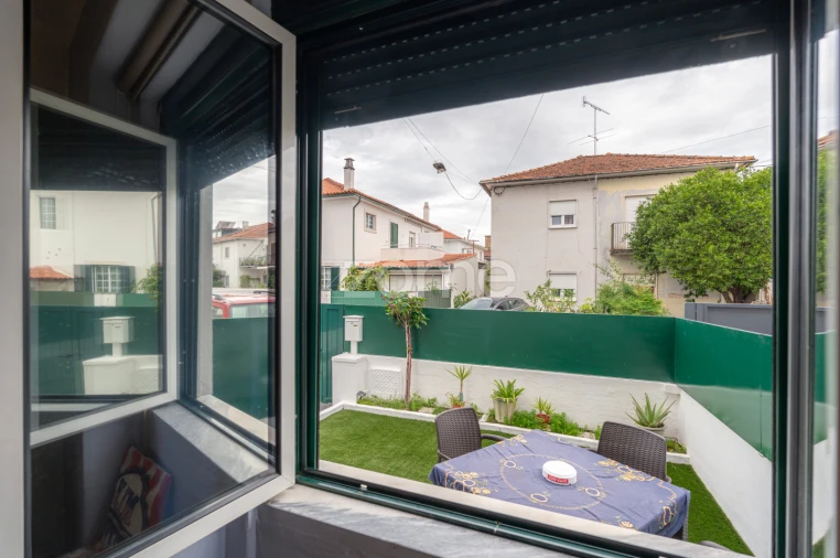 Moradia T2 para Venda em Santo Antonio dos Olivais Foto 29