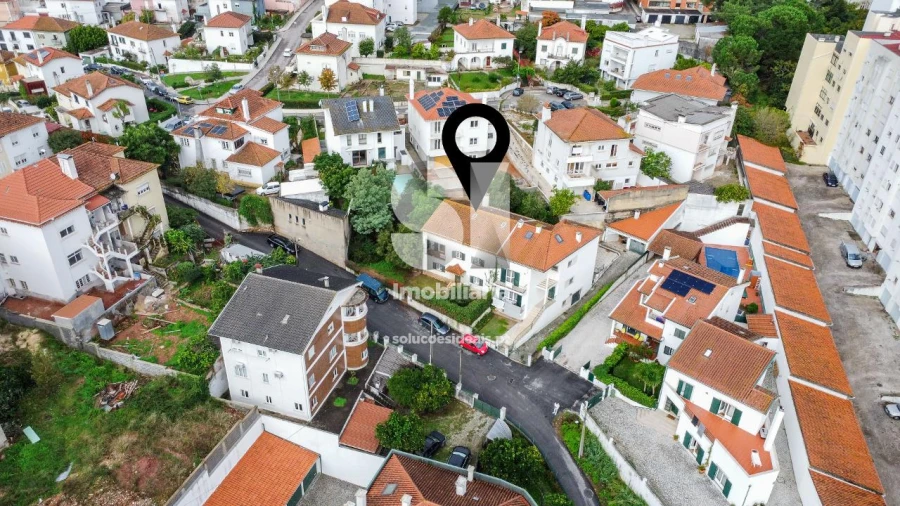 Moradia T5 para Venda em Santo Antonio dos Olivais Foto 2